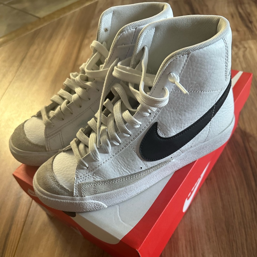Nike White and Gray High-Top Blazers. Size 5.5